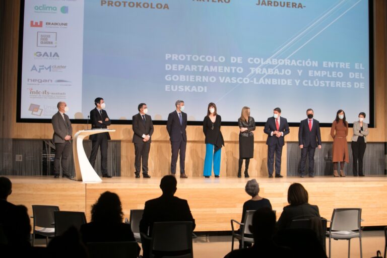 PROTOCOLO_CLUSTERES_2203173